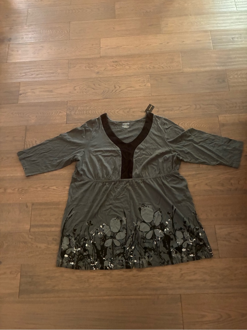 Lane Bryant Contemporary Tunic Dress Skirt V-Neck and Floral Hem